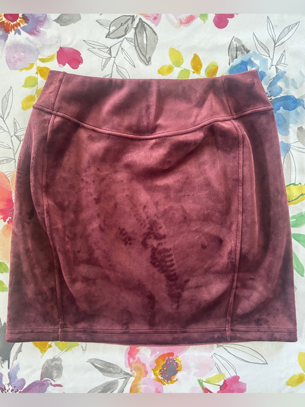 LuluLemon - Women’s Garnet Velvet Mini Skirt